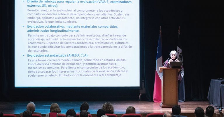 Directora Ejecutiva de CINDA presenta experiencias de UES de la red sobre evaluación de aprendizajes